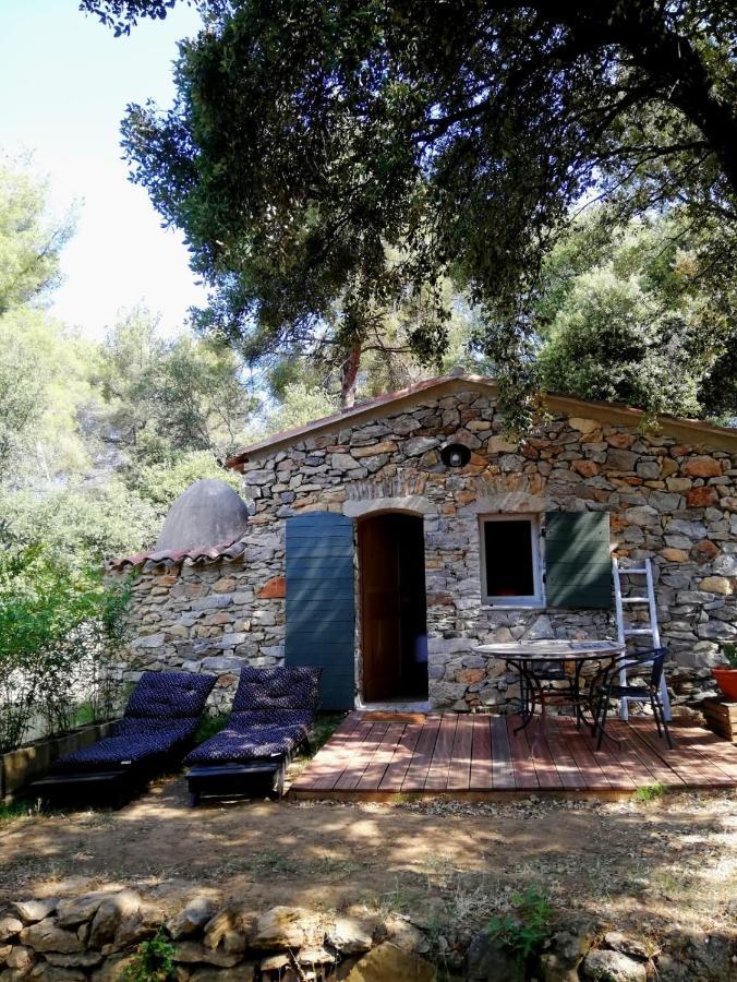Les Cabanons Sainte Victoire Hotel Exterior photo